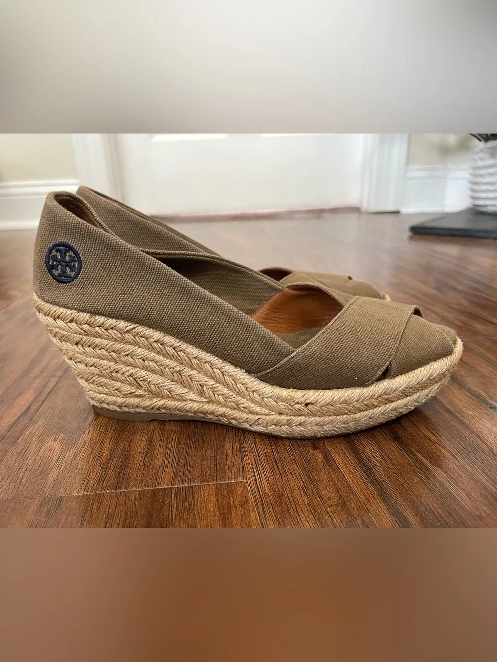 Tory Burch Fillipa Wedges Sz 7 Beige Canvas Fair Condition Espadrille Style